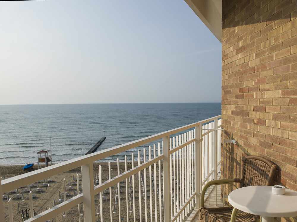 Hotel Delle Nazioni Lido di Jesolo Exteriör bild