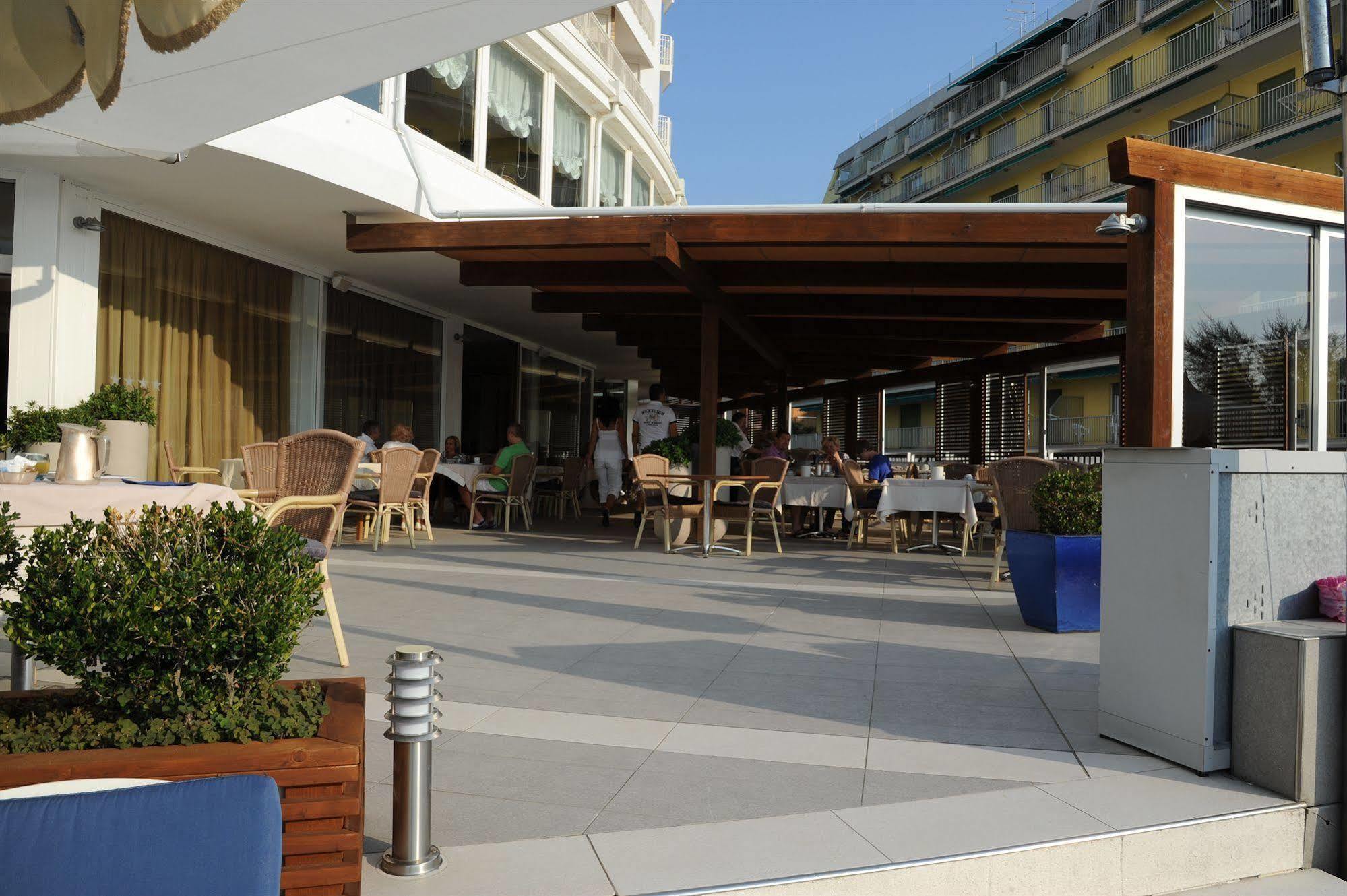 Hotel Delle Nazioni Lido di Jesolo Exteriör bild
